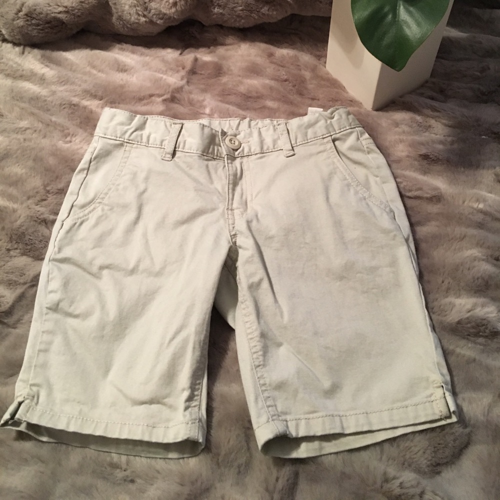 Girls tan shorts (perfect for school)